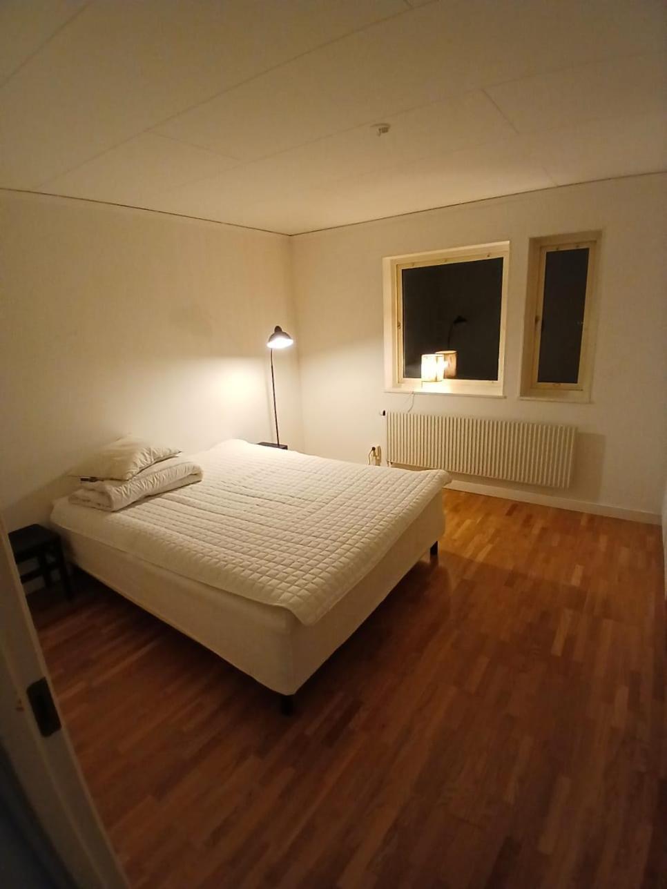 3 Laegenheter Med Totalt 5 Sovrum Och 8 Baeddar Ruda Exterior photo