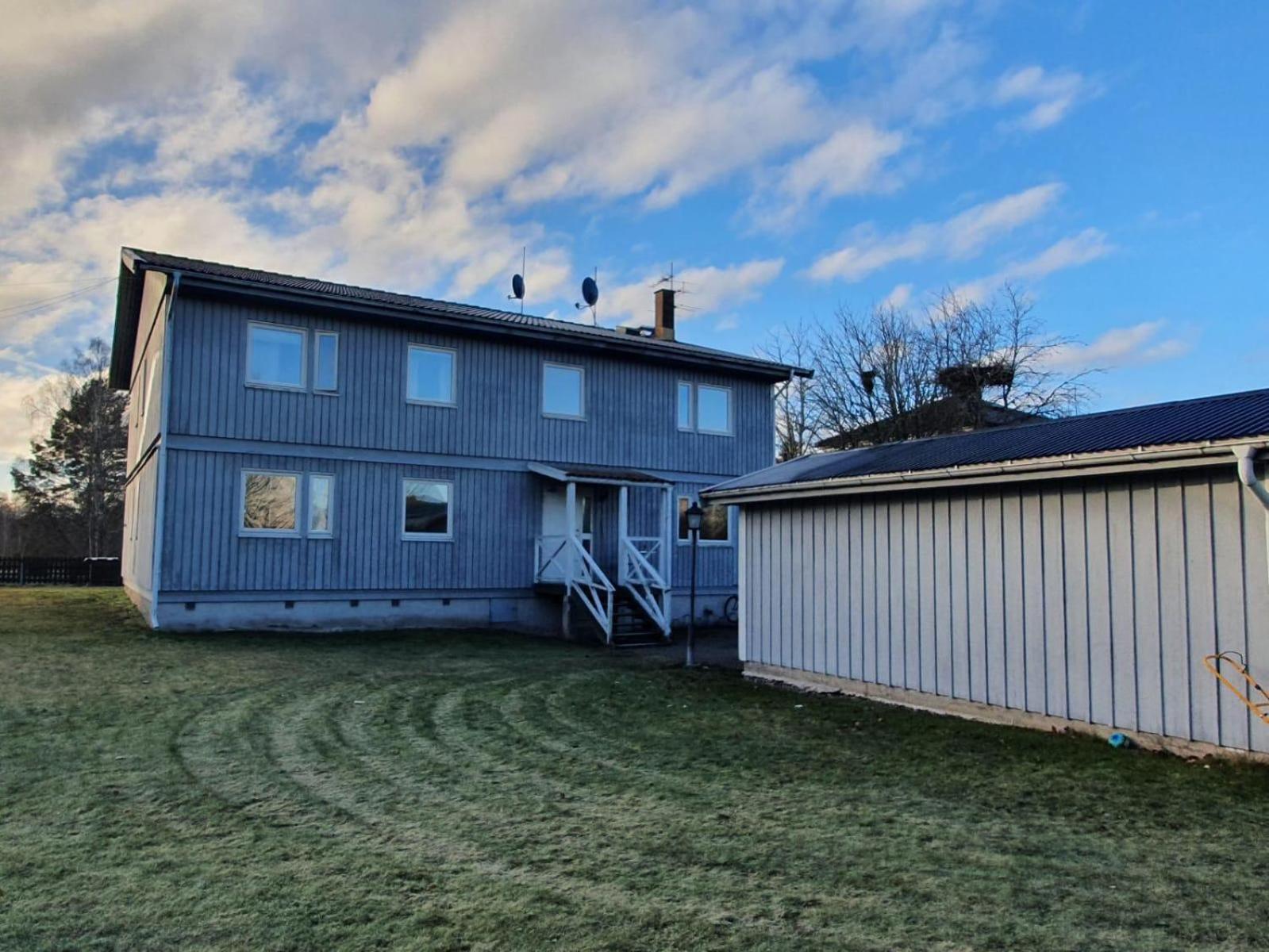 3 Laegenheter Med Totalt 5 Sovrum Och 8 Baeddar Ruda Exterior photo